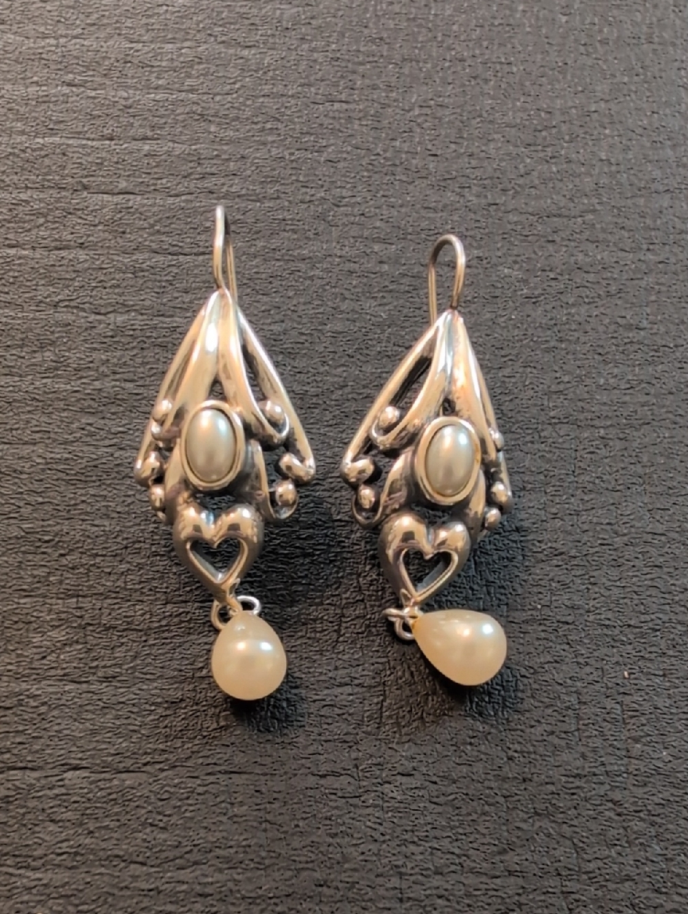 Sterling Silver Pearl Drop Heart Earrings - Cream Pearl